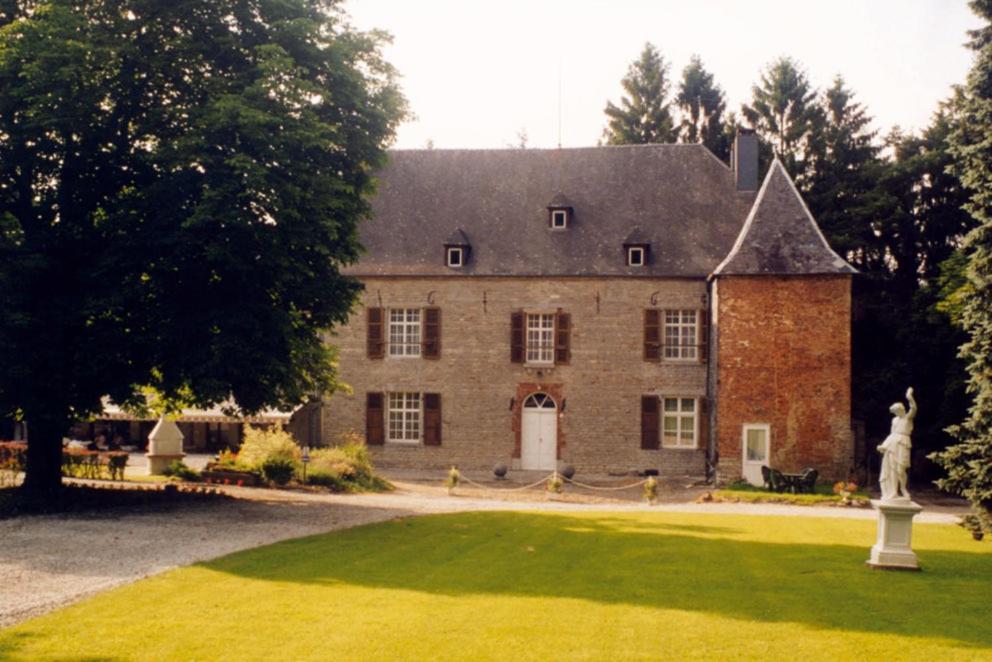 Tromcourt Hotel Couvin Exterior photo